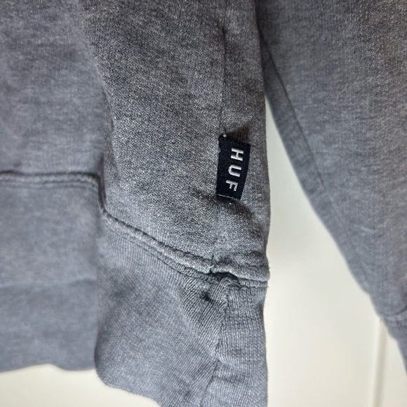 HUF Worldwide "french kiss" crewneck sweater - Picture 5 of 10